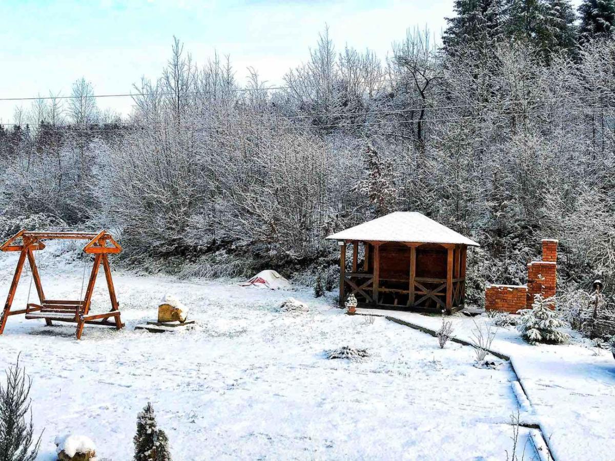 Na Uzlissi Villa Myhowe